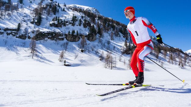 Sci nordico. coppa del mondo sci di fondo ruka: 20 km mass start- t. libera