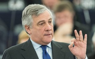 Dritto e rovescio Intervista a Antonio Tajani 2022x00