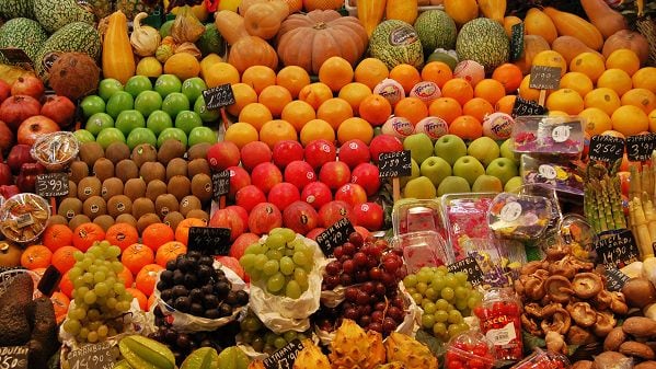 Food market's: profumi e sapori a km 0 1a stagione - barcellona: la boqueria