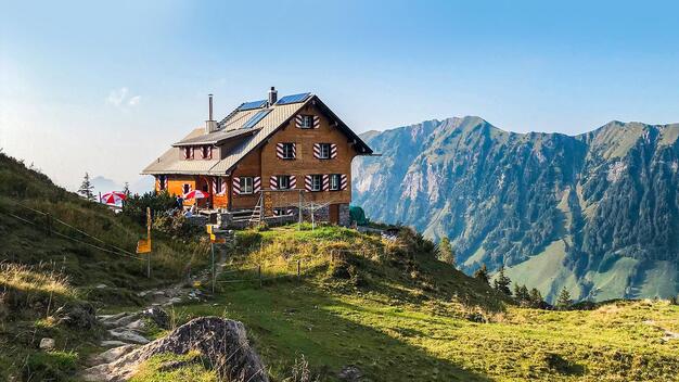 Capanne alpine - avvio della stagione estiva