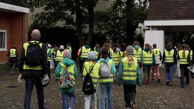 Segni dei tempi - tra le preghiere e la pace - clean up day